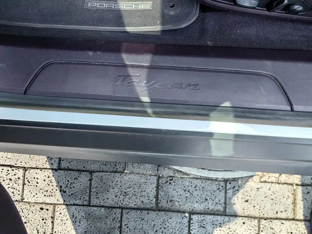Porsche Taycan — миниатюра 20