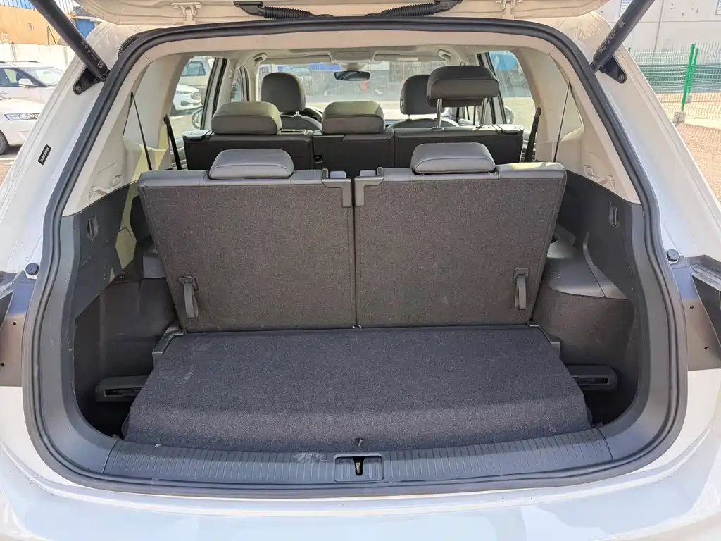 Volkswagen Tiguan L 380TSI Auto 4WD R-Line Flagship Edition 7 seats, фото 24
