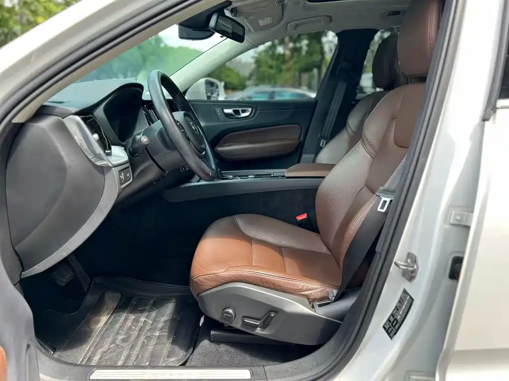 Volvo XC60 — миниатюра 5
