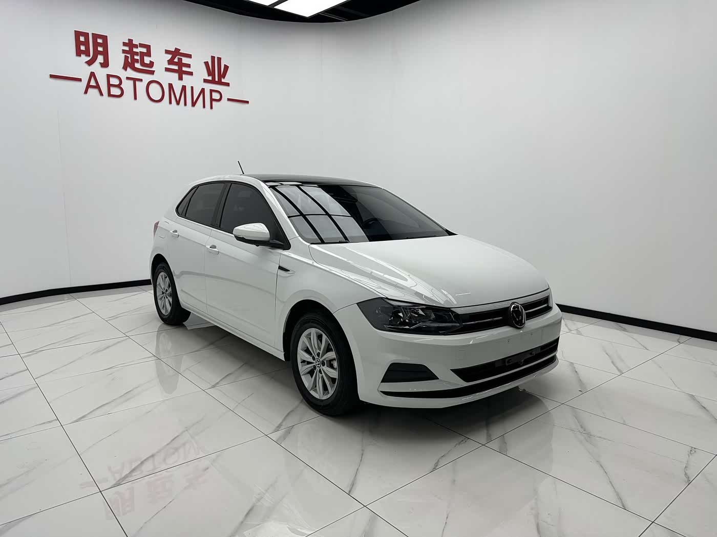 Volkswagen Polo 1.5 л 2023 г. Белый, пробег 34000 км