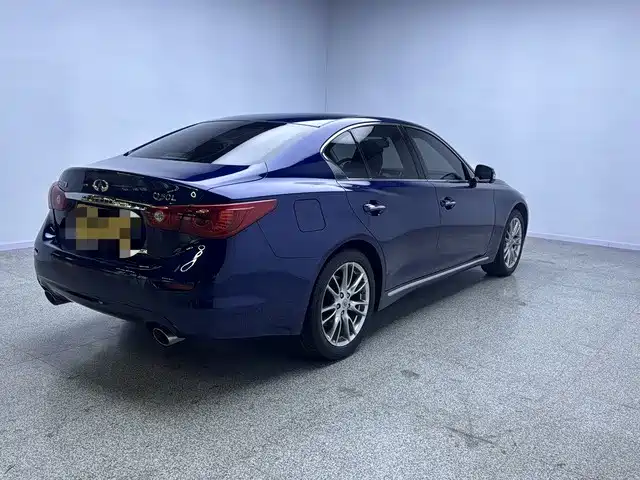 INFINITI Q50L