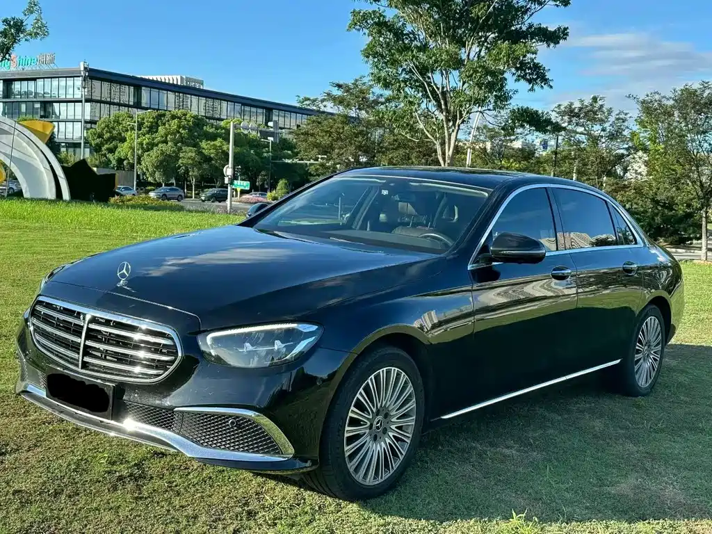 Mercedes-Benz E-Class — миниатюра 3