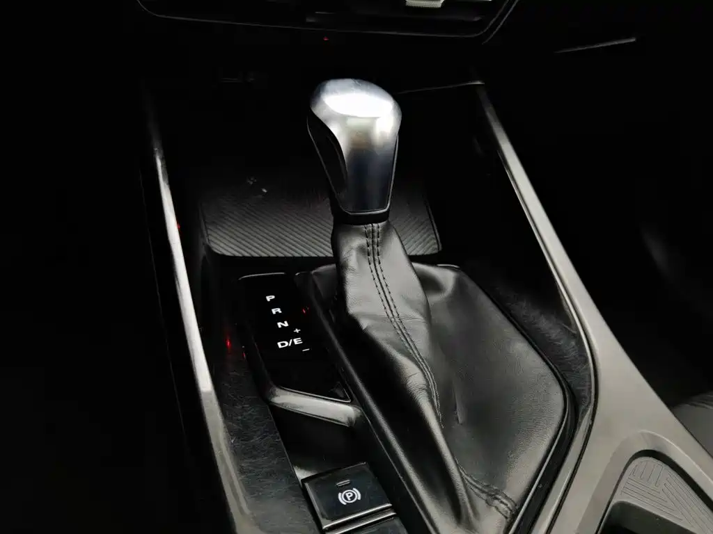 Roewe i5 — миниатюра 13
