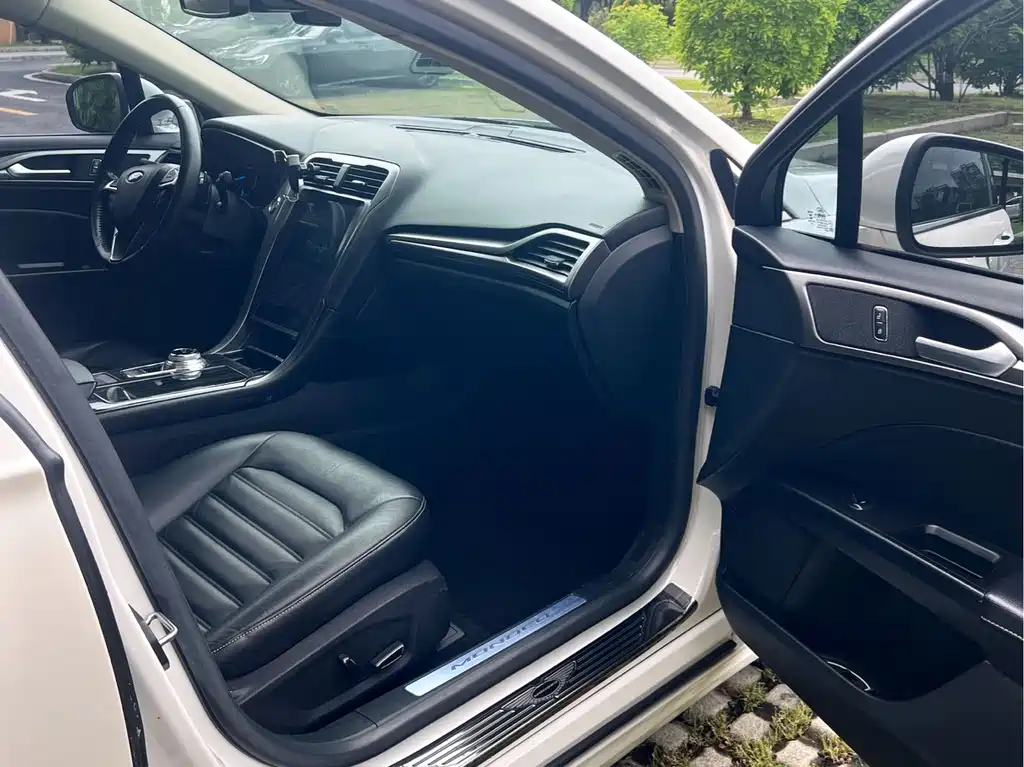 Ford Mondeo — миниатюра 7