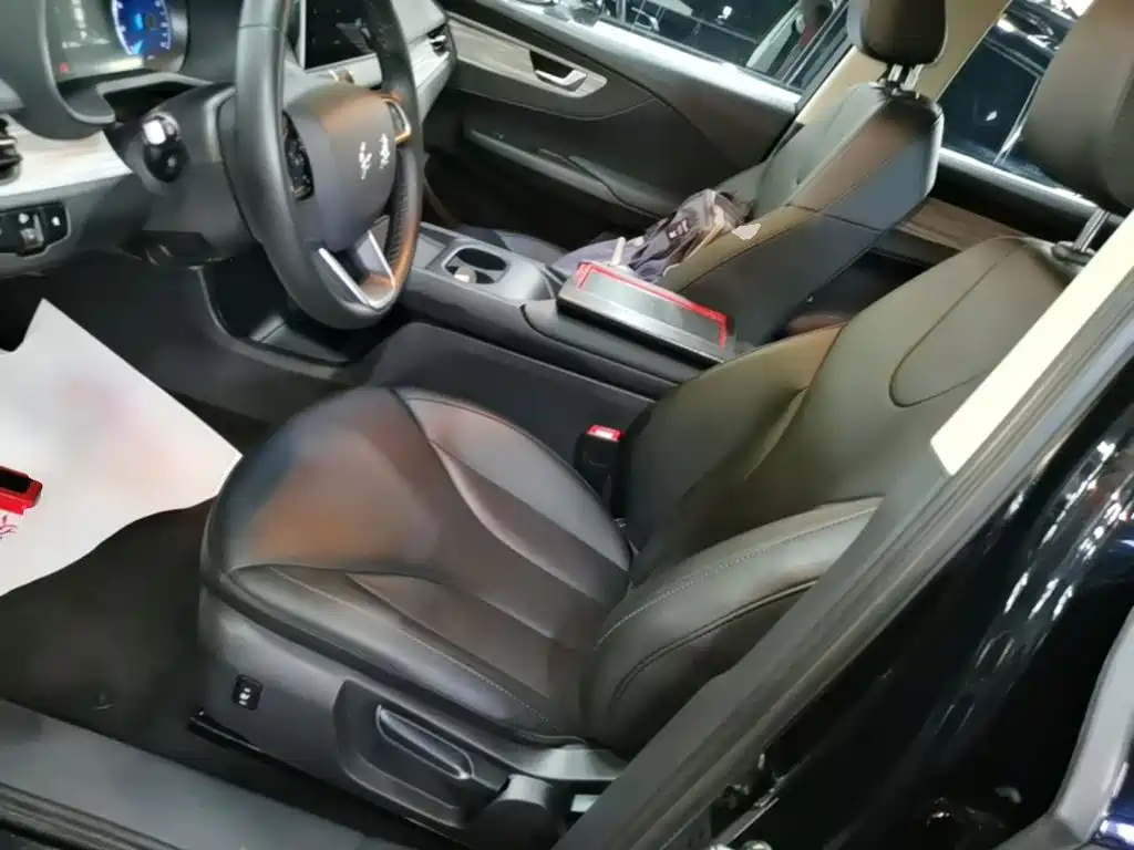 Hongqi Hongqi E-QM5 — миниатюра 15
