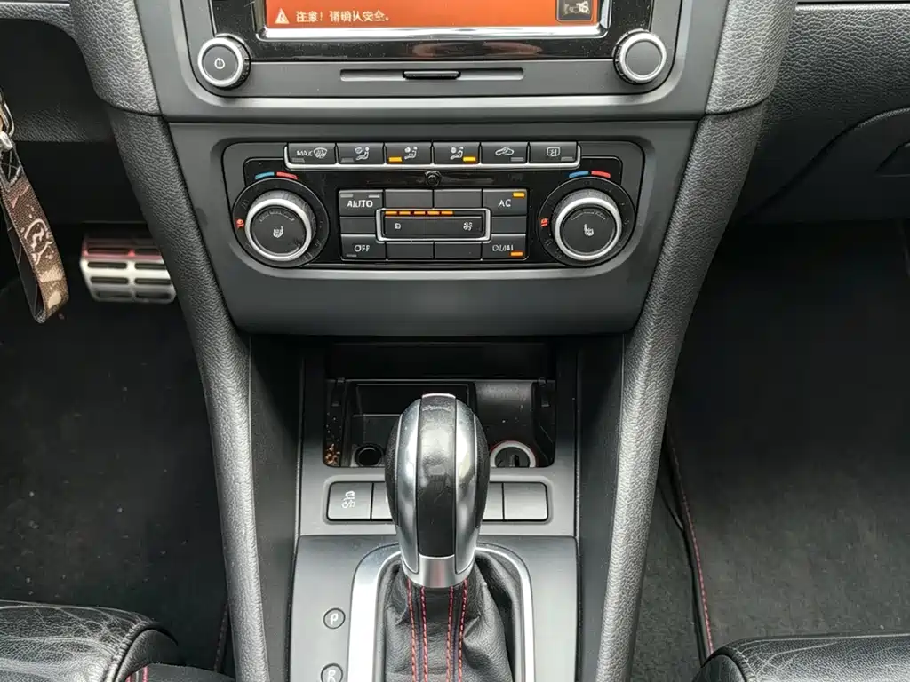 Volkswagen Golf GTI GTI 2012 2.0TSI GTI
