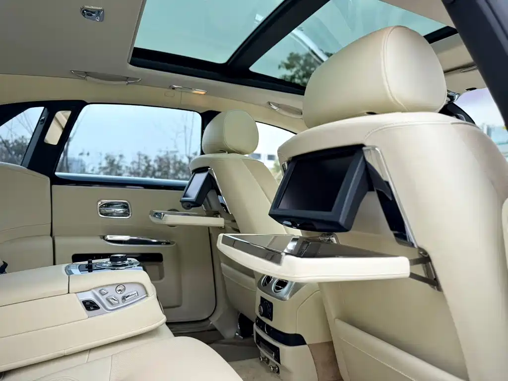 Rolls-Royce Ghost — миниатюра 22