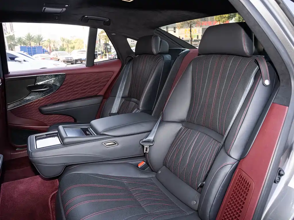 Lexus LS — миниатюра 12