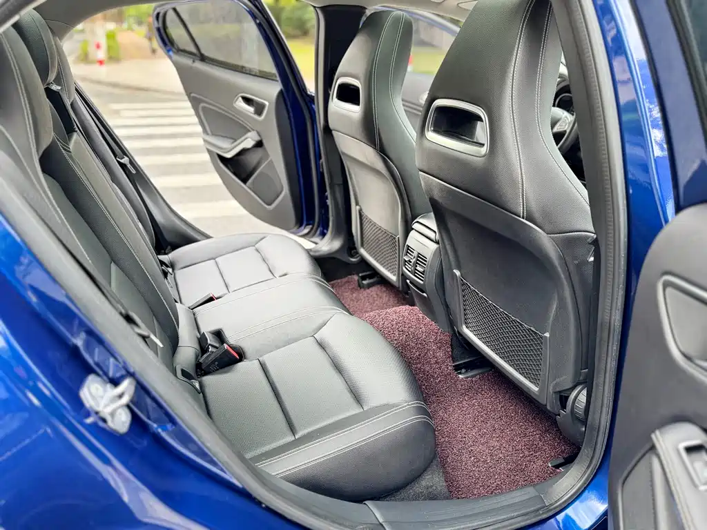 Mercedes-Benz GLA — миниатюра 11