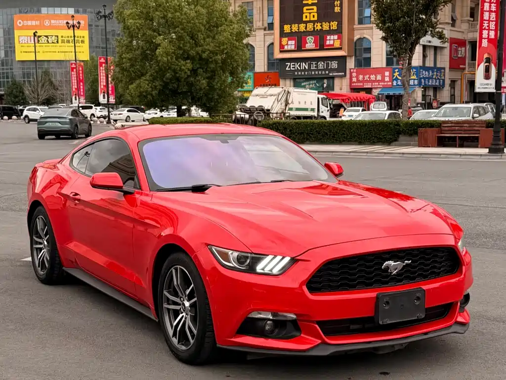 Ford Mustang — миниатюра 6