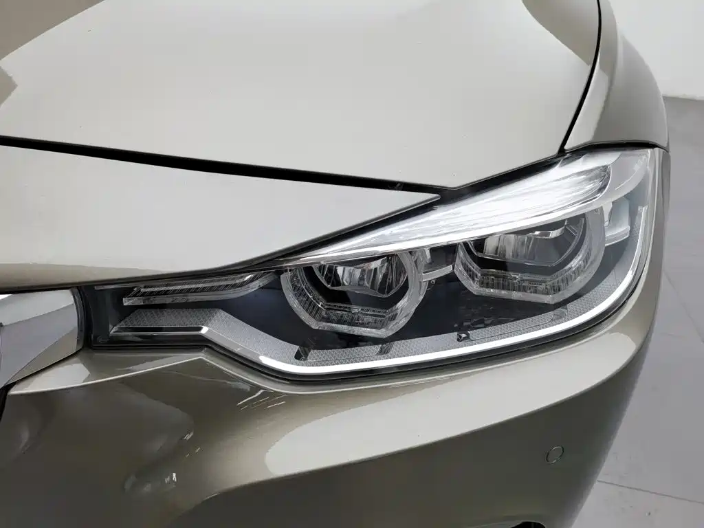 BMW 3 Series — миниатюра 7