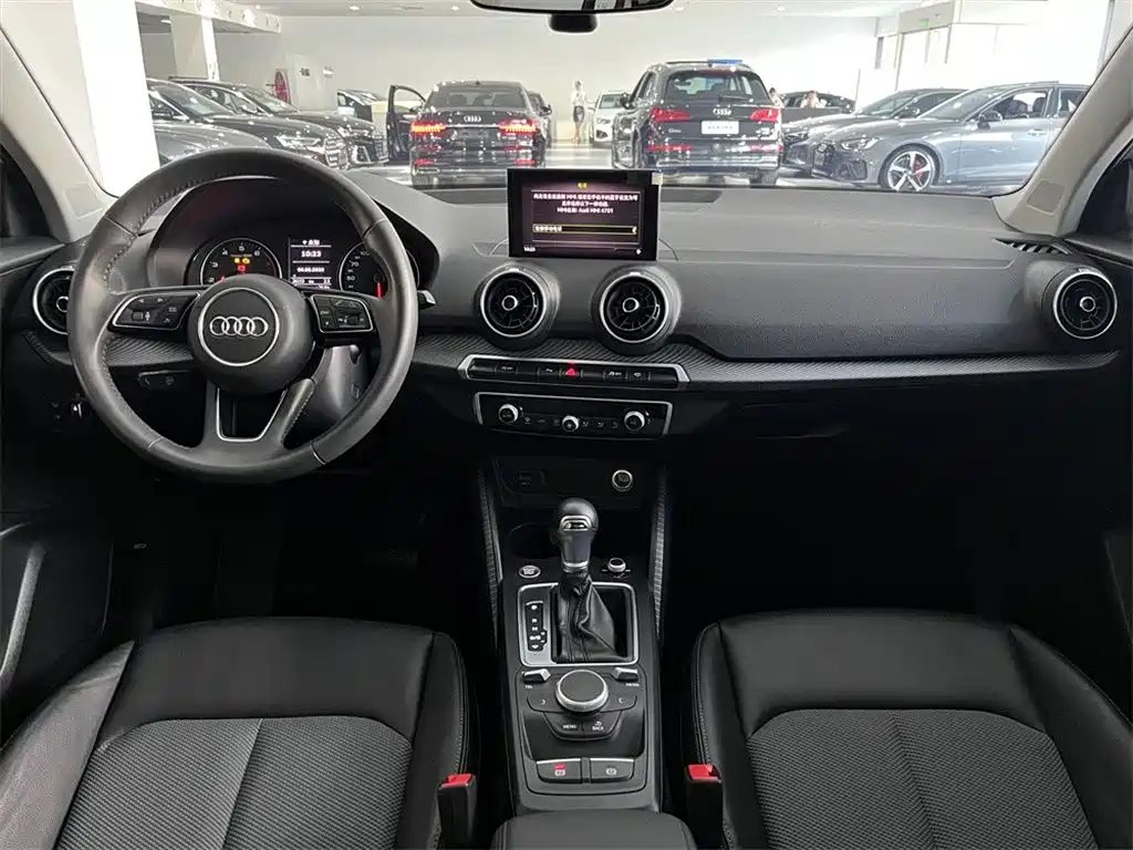 Audi Q2L 2020 35 TFSI Fashion