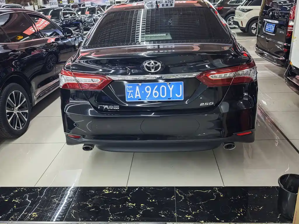 Toyota Camry — миниатюра 9
