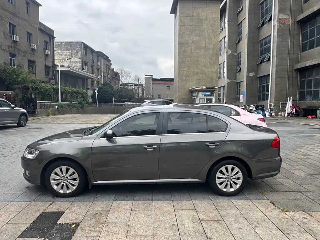 Volkswagen Lavida — миниатюра 3