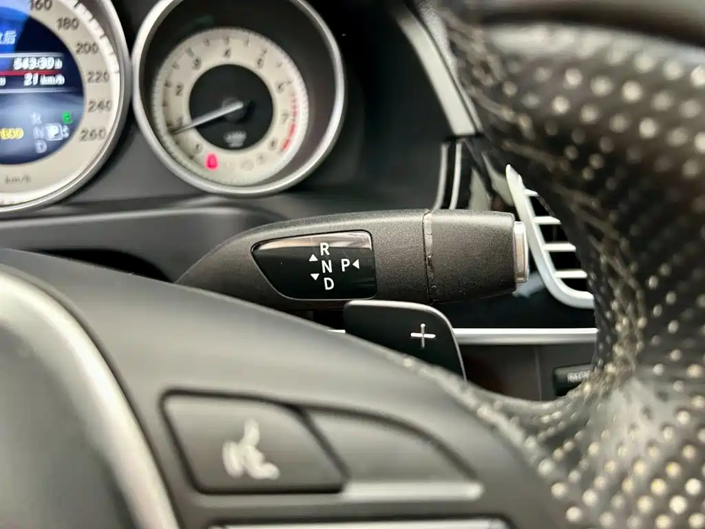 Mercedes-Benz E-Class — миниатюра 14
