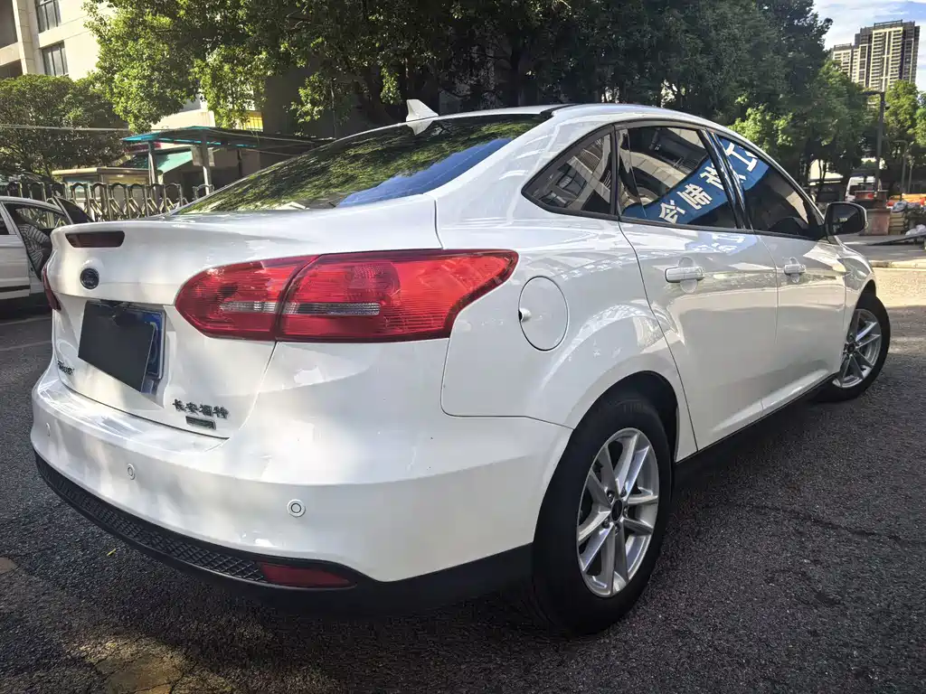 Ford Focus — миниатюра 20