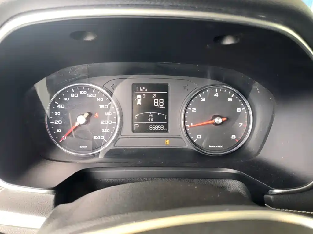 Roewe RX5 — миниатюра 12