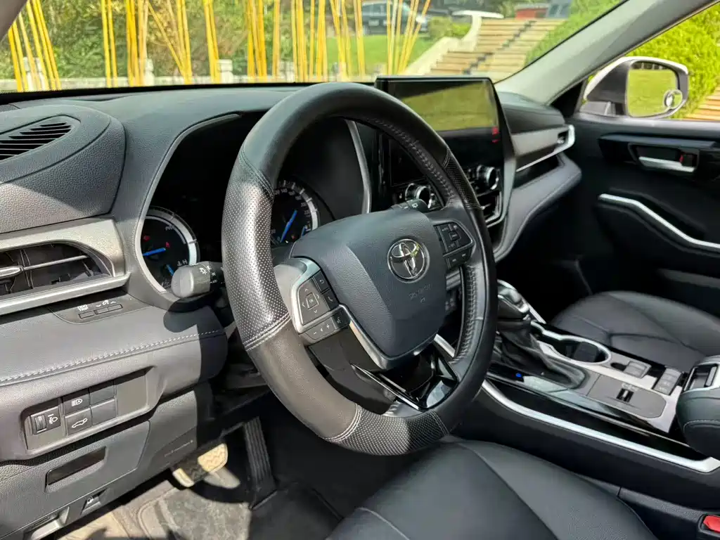 Toyota Highlander — миниатюра 14