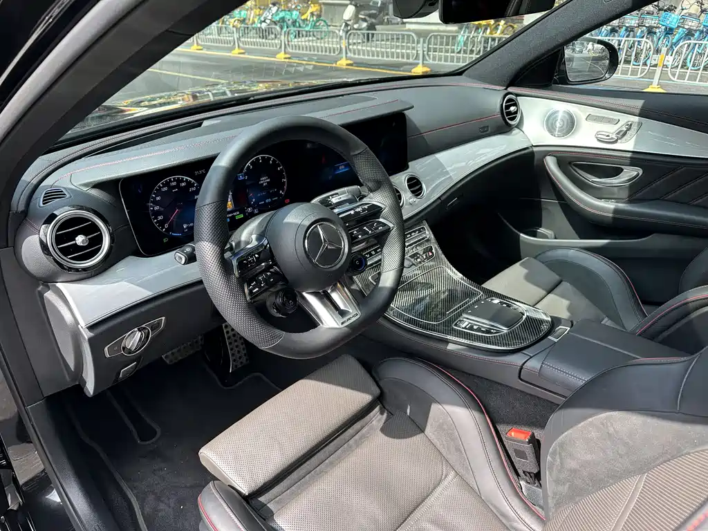 MERCEDES-BENZ E CLASS AMG