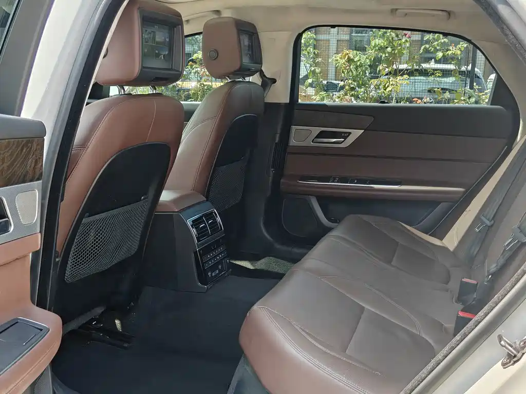 Jaguar XFL — миниатюра 15