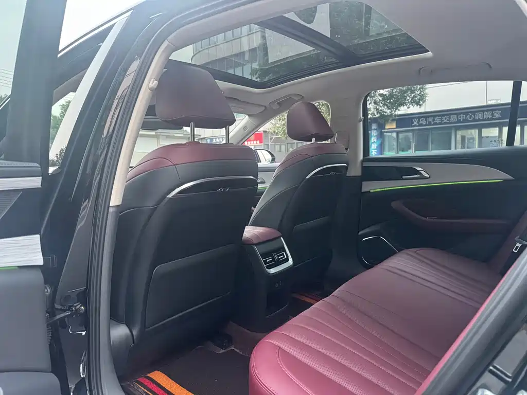 Hongqi Hongqi H5 — миниатюра 14