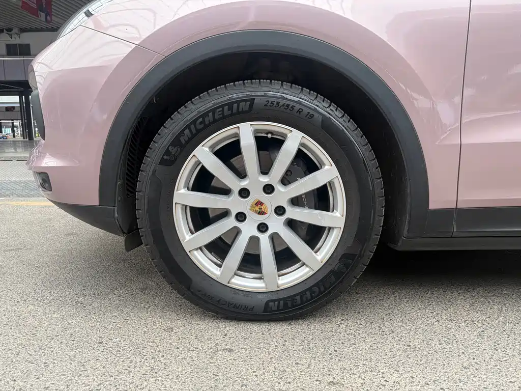 Porsche Cayenne — миниатюра 12
