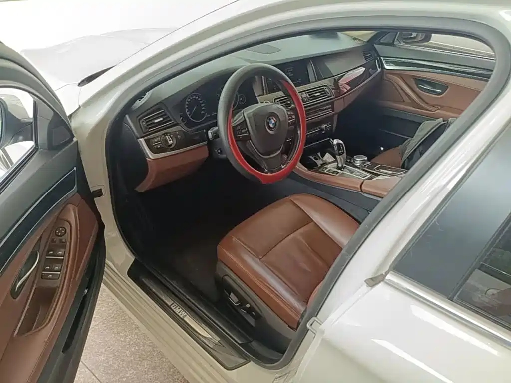 BMW 5 Series — миниатюра 16