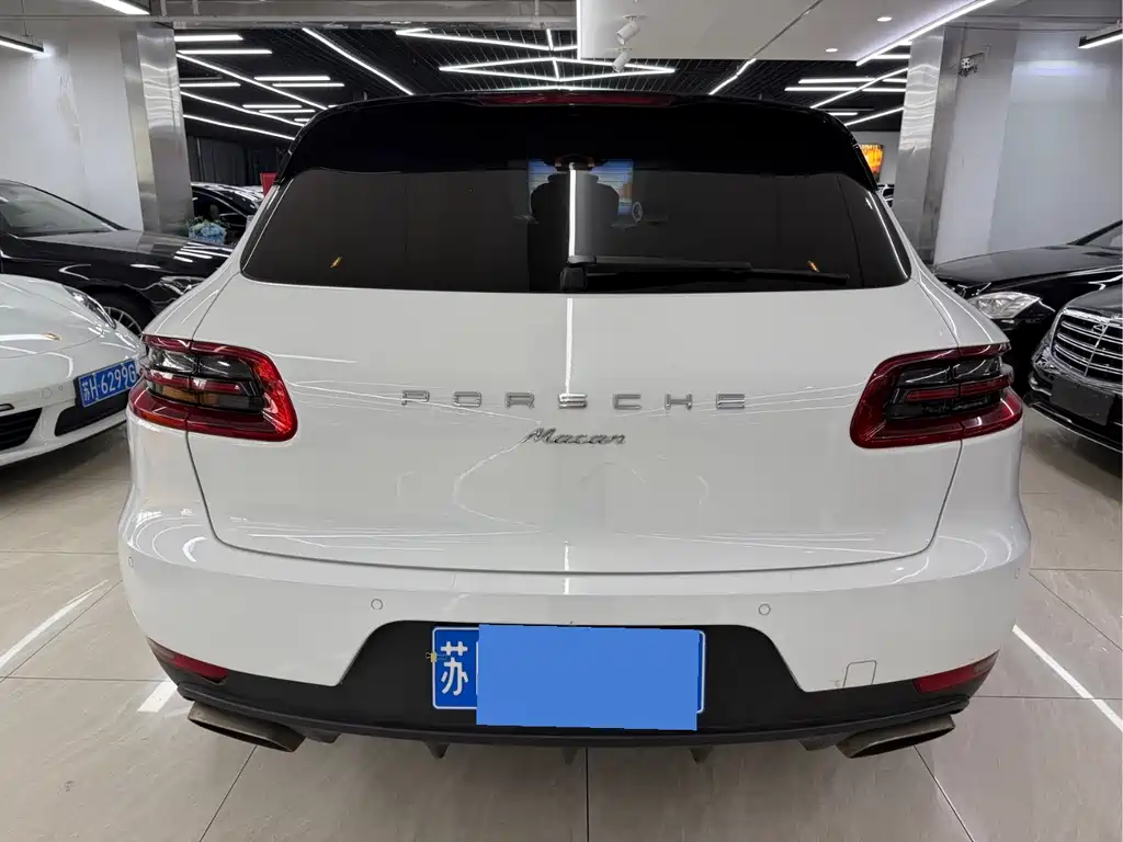 Porsche Macan — миниатюра 3