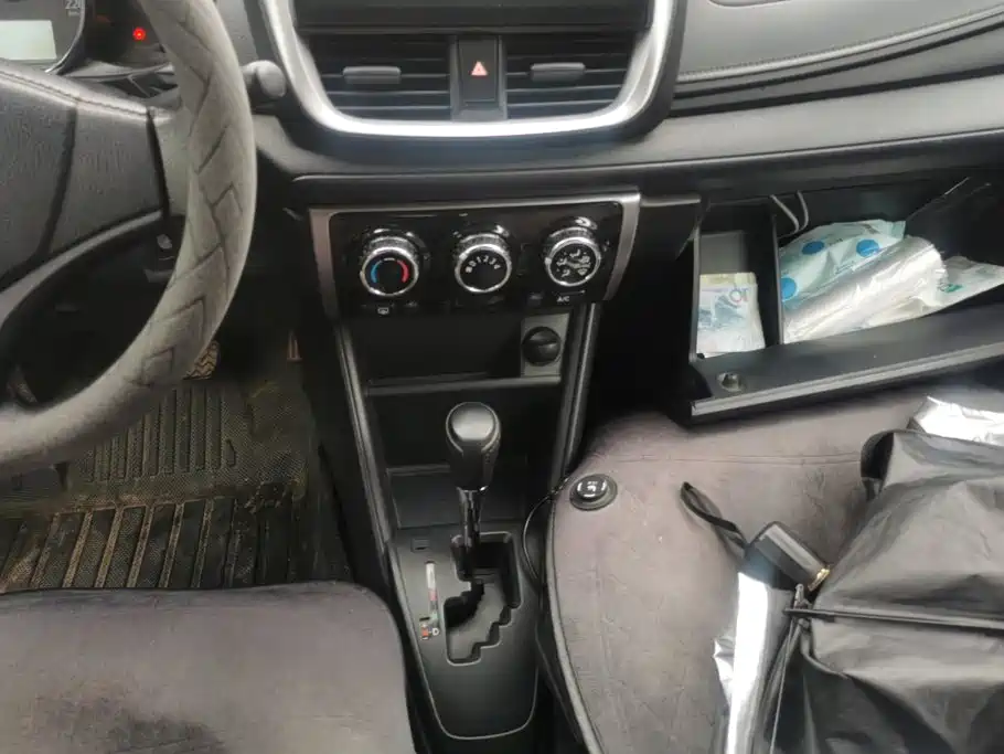 Toyota Yaris L — миниатюра 16