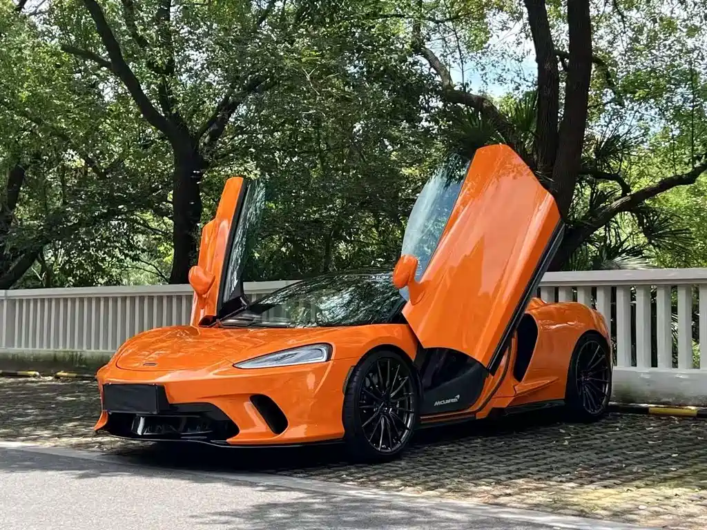 McLaren GT 2022