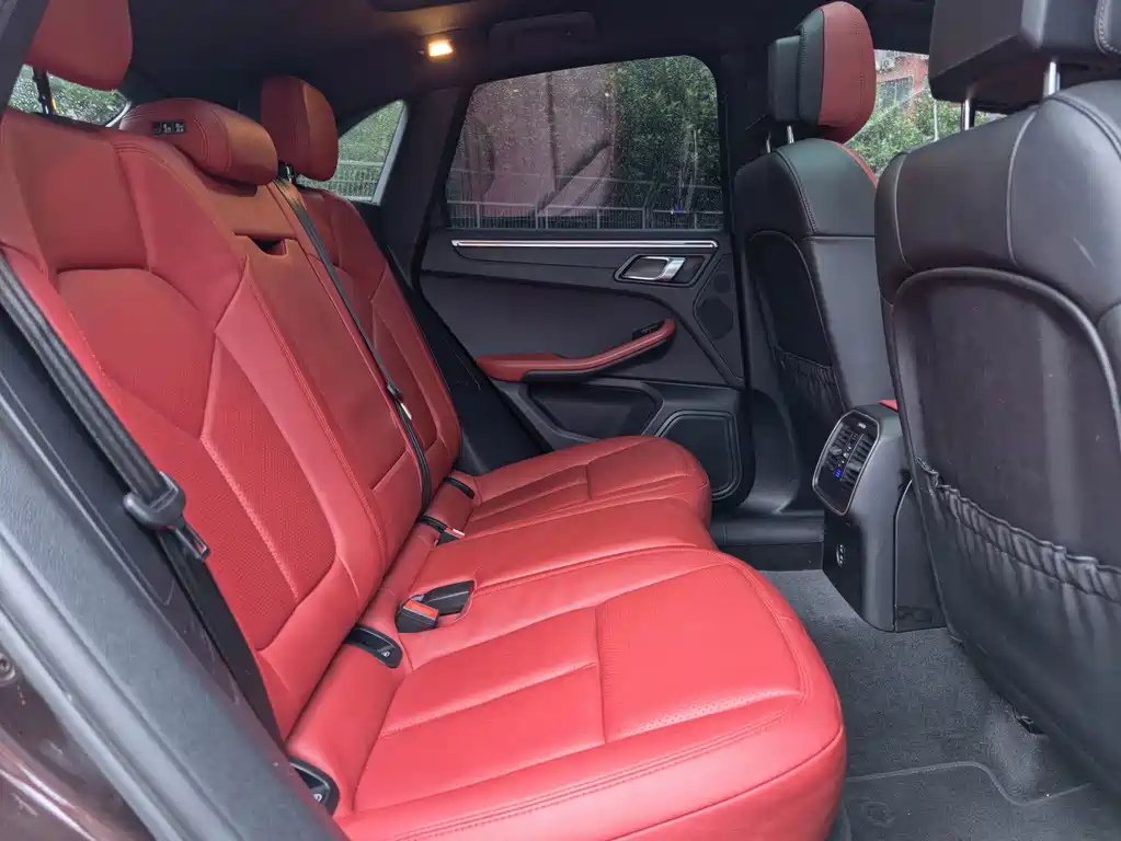 Porsche Macan — миниатюра 12