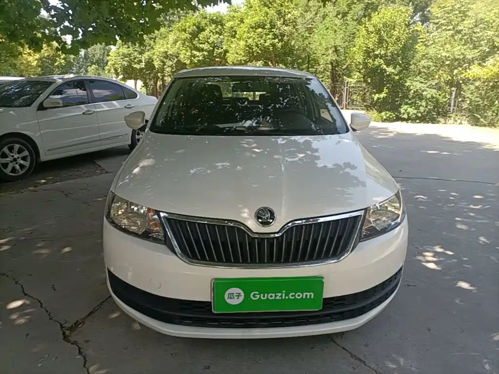 Skoda Rapid Spaceback — миниатюра 3