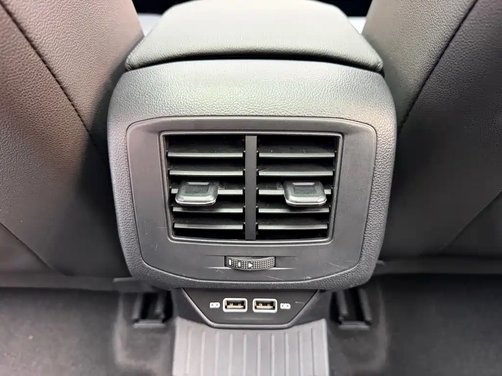 Volkswagen T-Roc — миниатюра 14