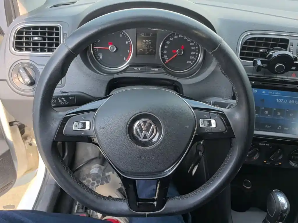 Volkswagen Polo — миниатюра 11