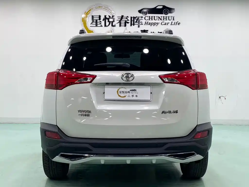 Toyota RAV4 — миниатюра 8