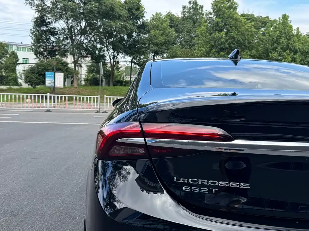 Buick LaCrosse — миниатюра 8