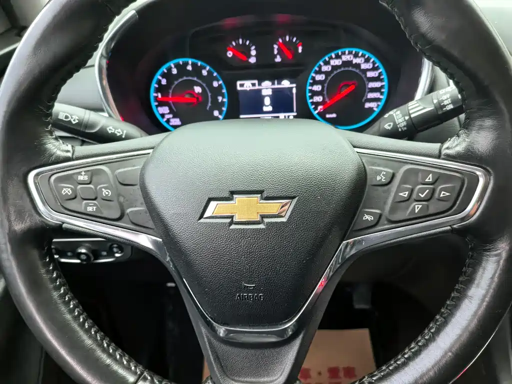 Chevrolet Equinox — миниатюра 10