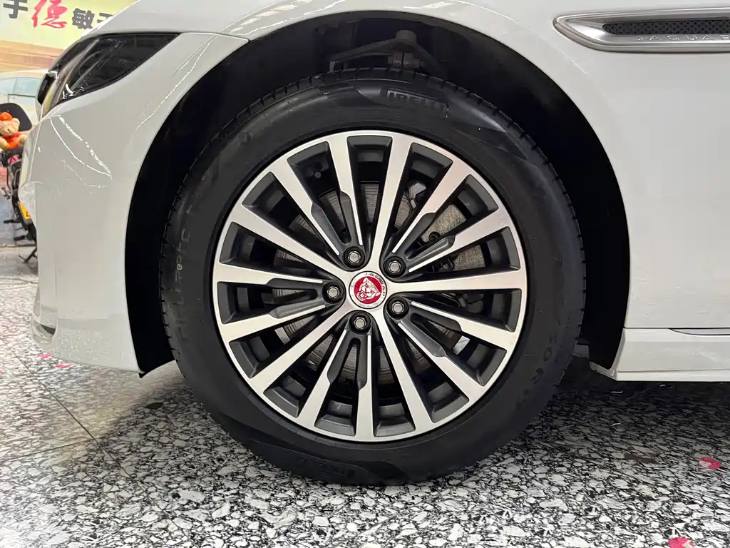 Jaguar XEL — миниатюра 15