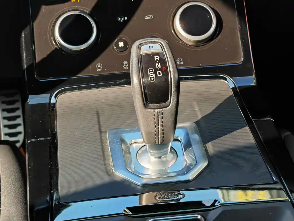 LAND ROVER RANGE ROVER AURORA