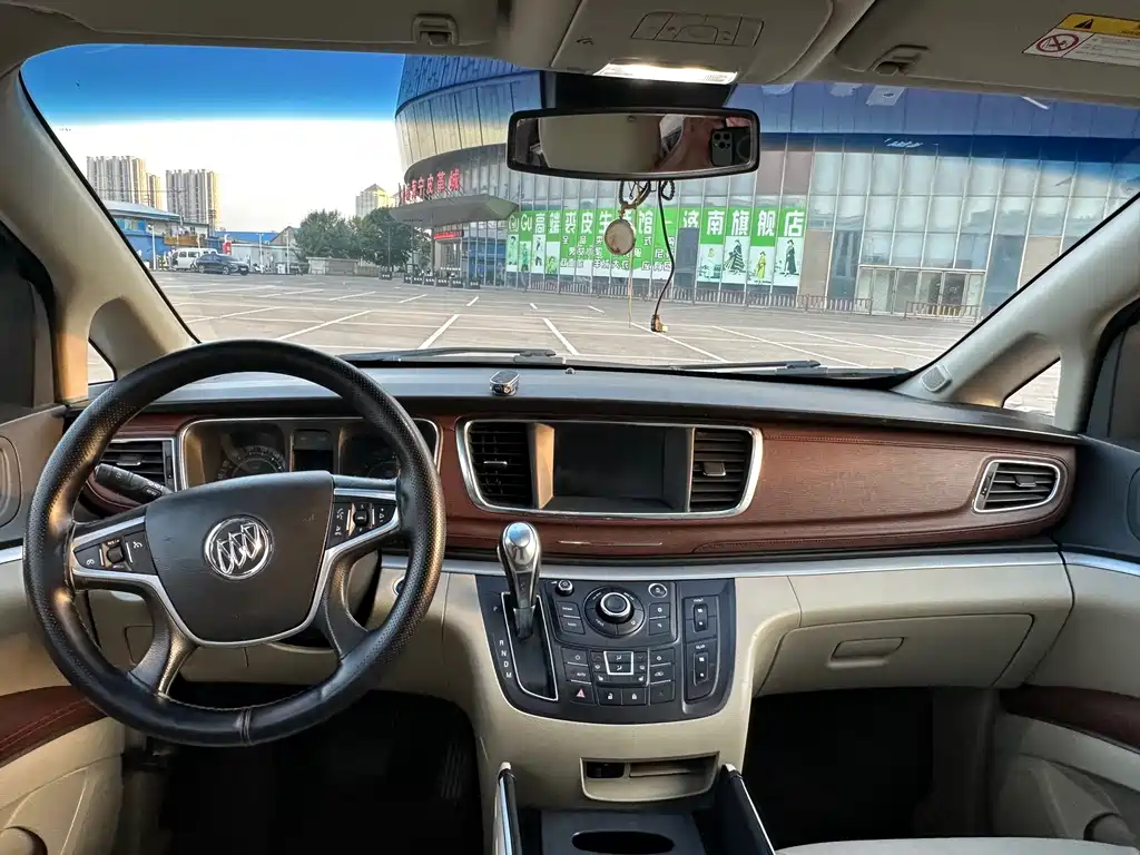 Buick GL8 — миниатюра 6