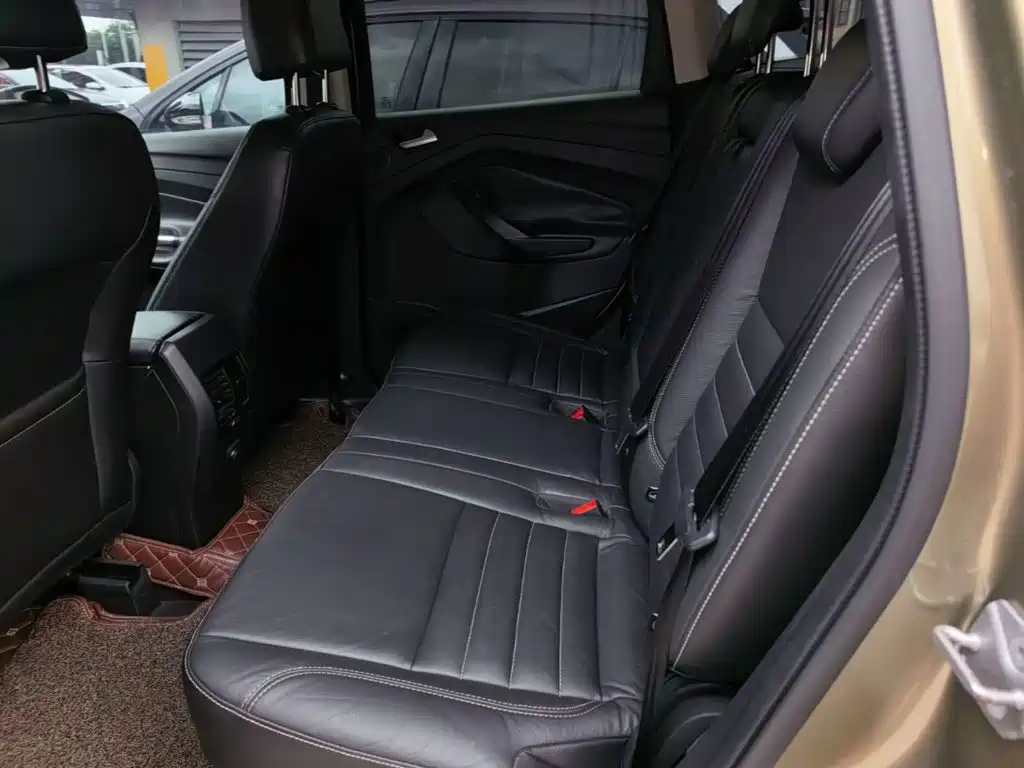 Ford Kuga — миниатюра 17