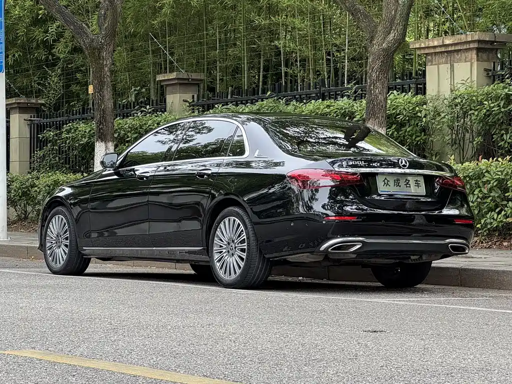 Mercedes-Benz E-Class E 2023 E 300 L Luxury