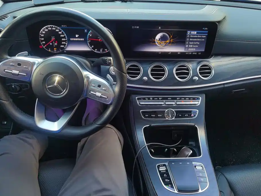 Mercedes-Benz E-Class — миниатюра 12