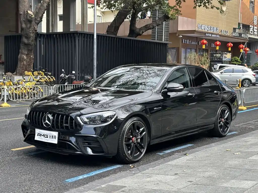 MERCEDES-BENZ E CLASS AMG