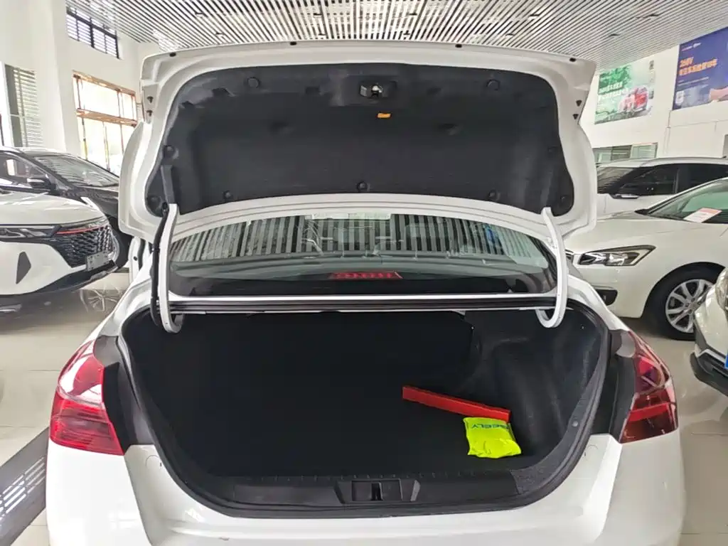 Geely Emgrand — миниатюра 19