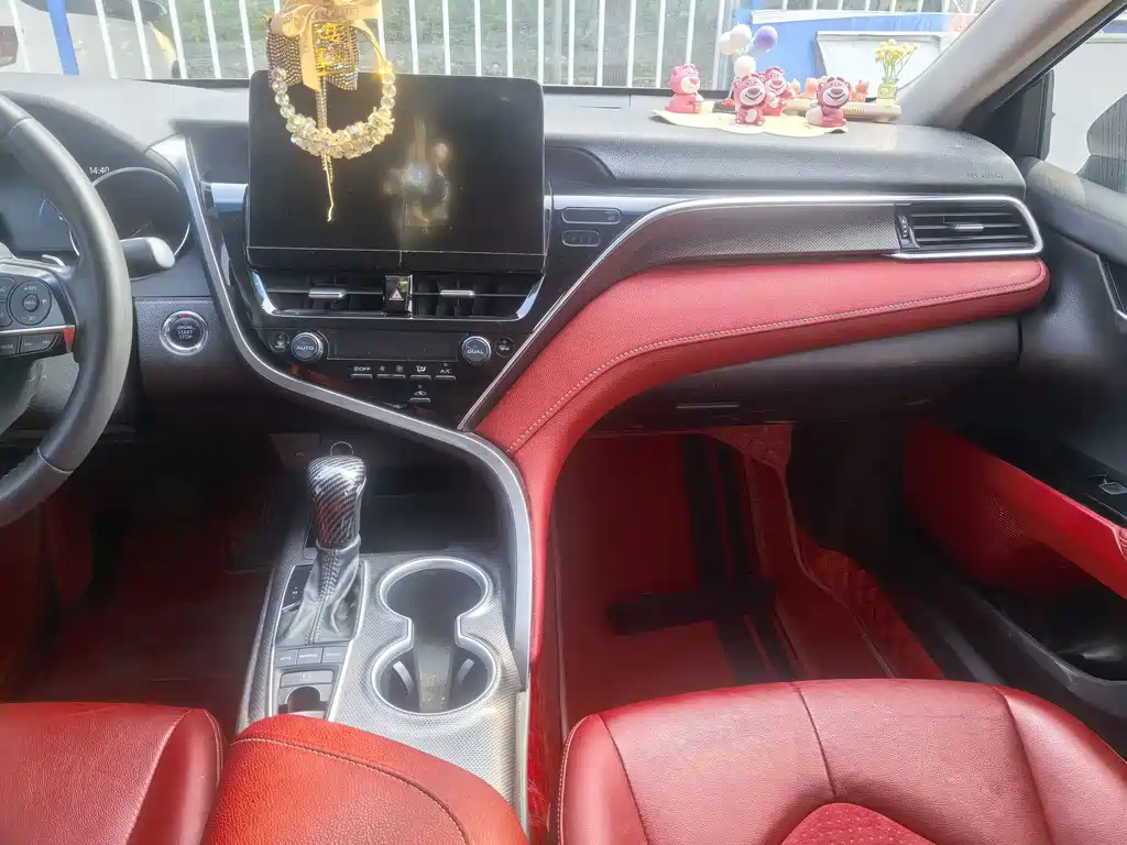 Toyota Camry — миниатюра 11