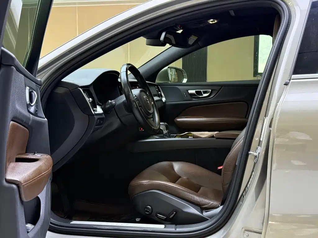 Volvo S60 — миниатюра 11