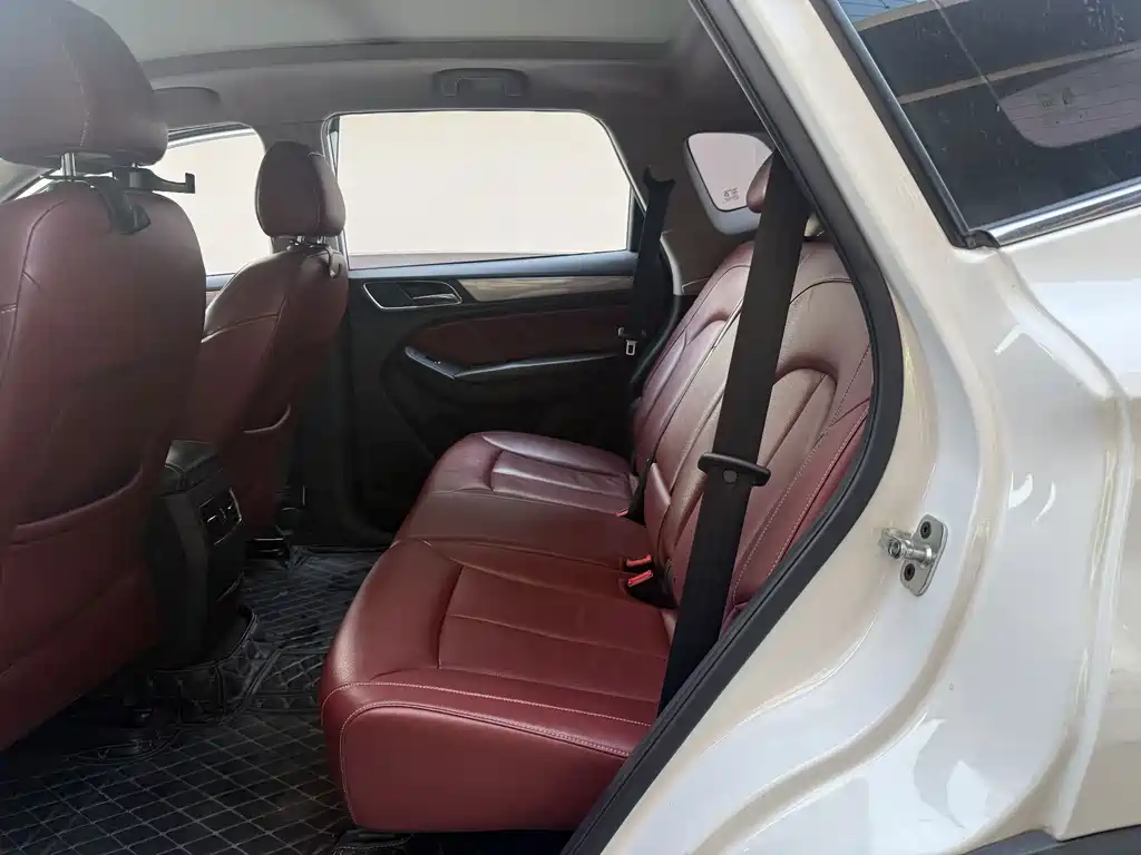 Roewe RX5 — миниатюра 12