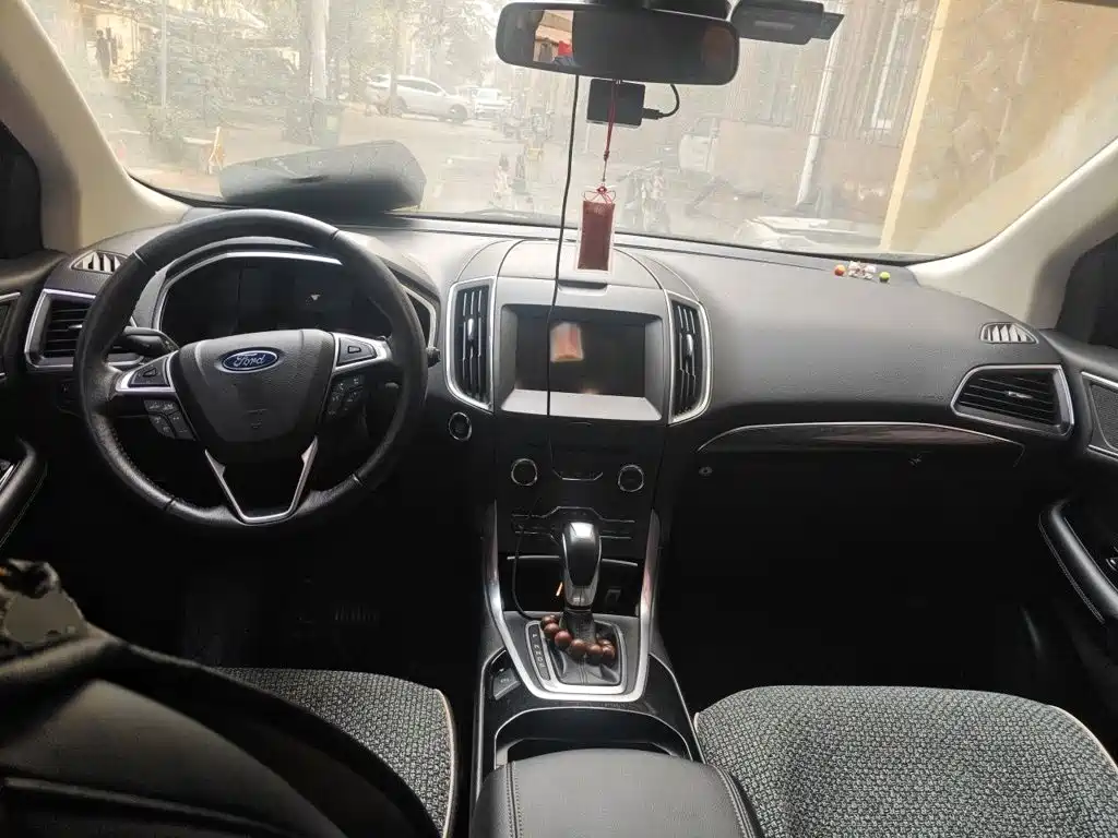 Ford Edge — миниатюра 5