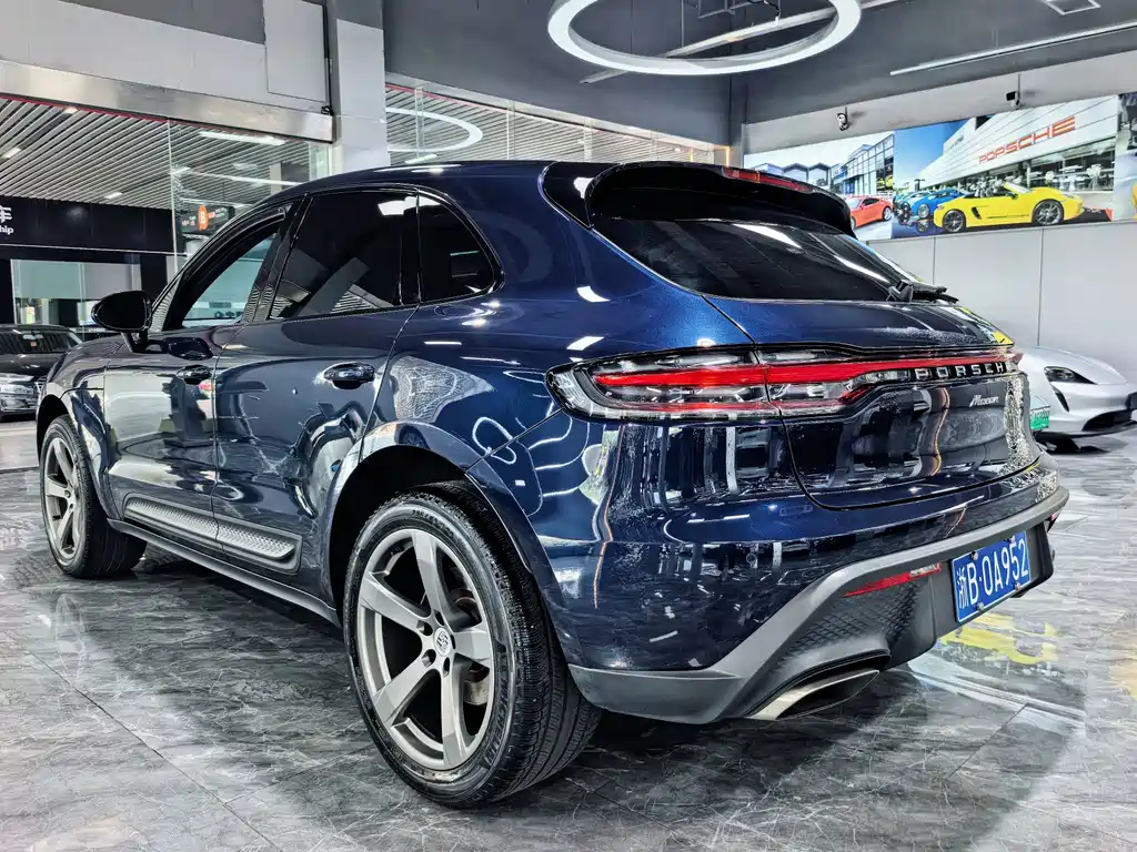 Porsche Macan — миниатюра 5